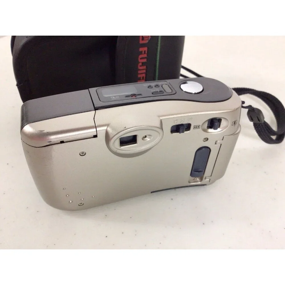 Fujifilm Nexia 320 ixZ 35mm Film Camera Case Included Tested